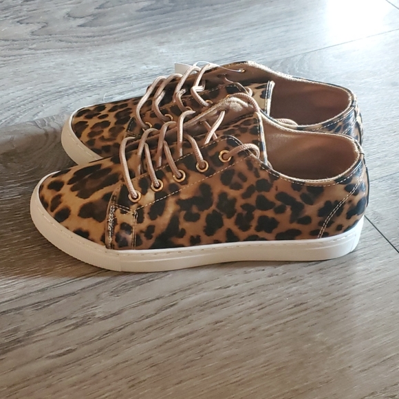 NWT Est. 1946 Leopard Sneakers - Picture 3 of 6